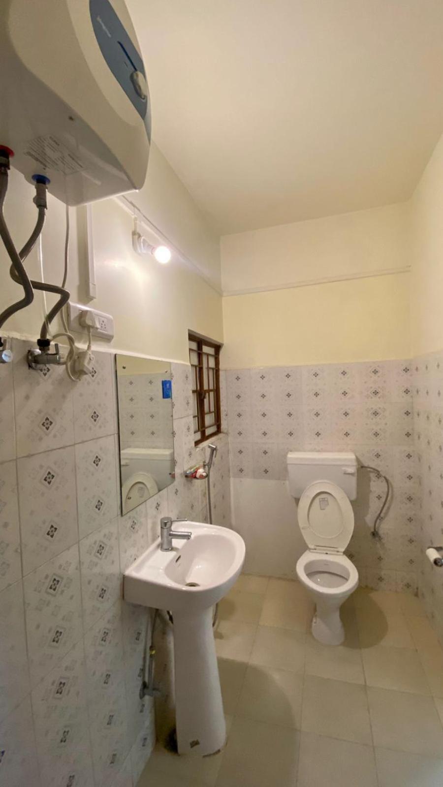 Hotel Travellers Inn Шиллонг Екстер'єр фото