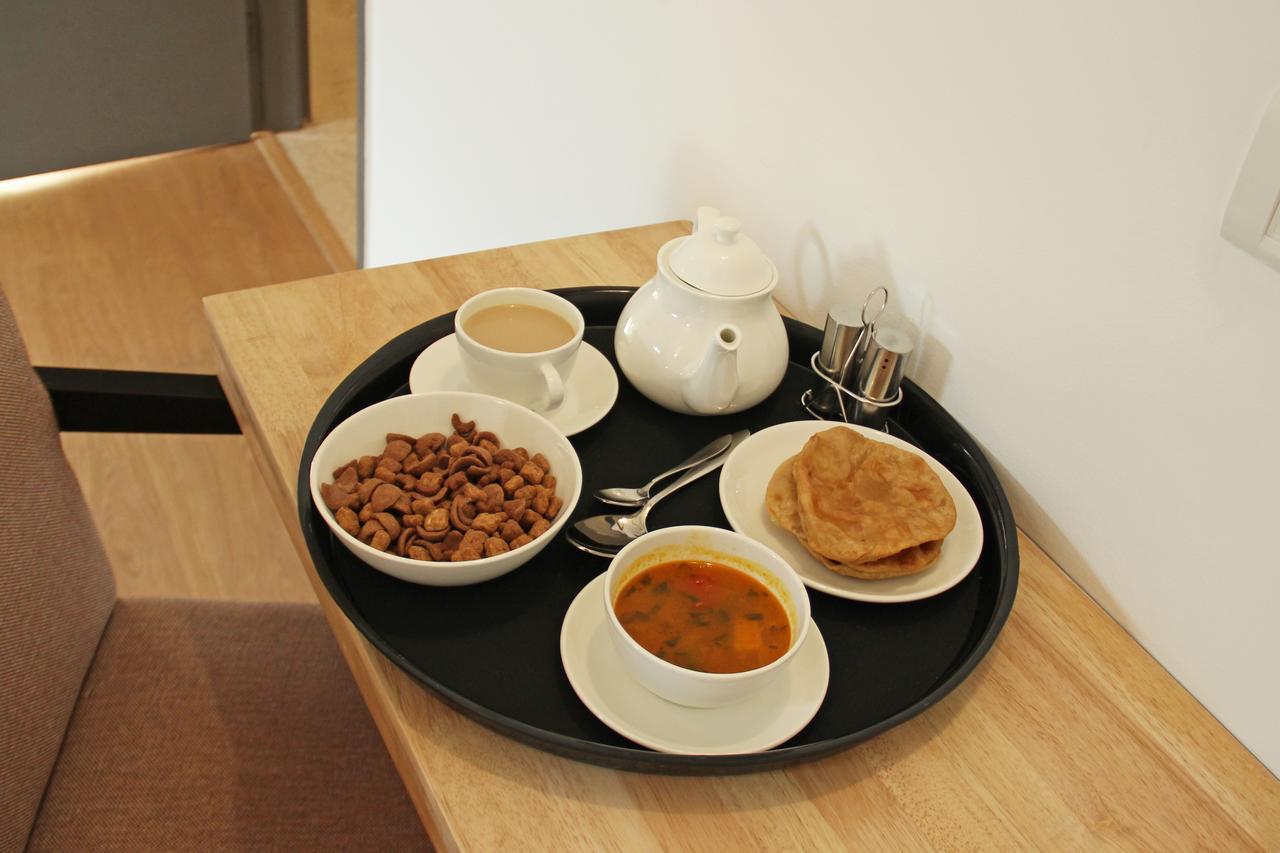 Hotel Travellers Inn Шиллонг Екстер'єр фото