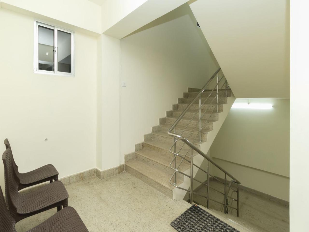 Hotel Travellers Inn Шиллонг Екстер'єр фото