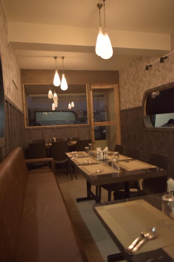 Hotel Travellers Inn Шиллонг Екстер'єр фото