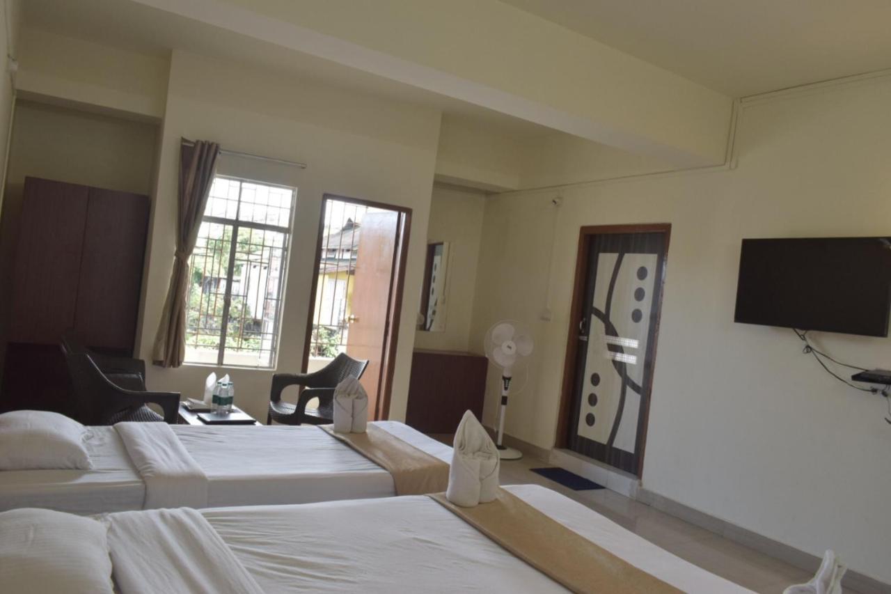 Hotel Travellers Inn Шиллонг Екстер'єр фото