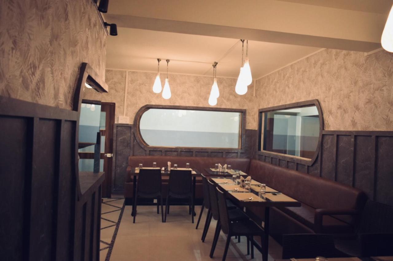Hotel Travellers Inn Шиллонг Екстер'єр фото