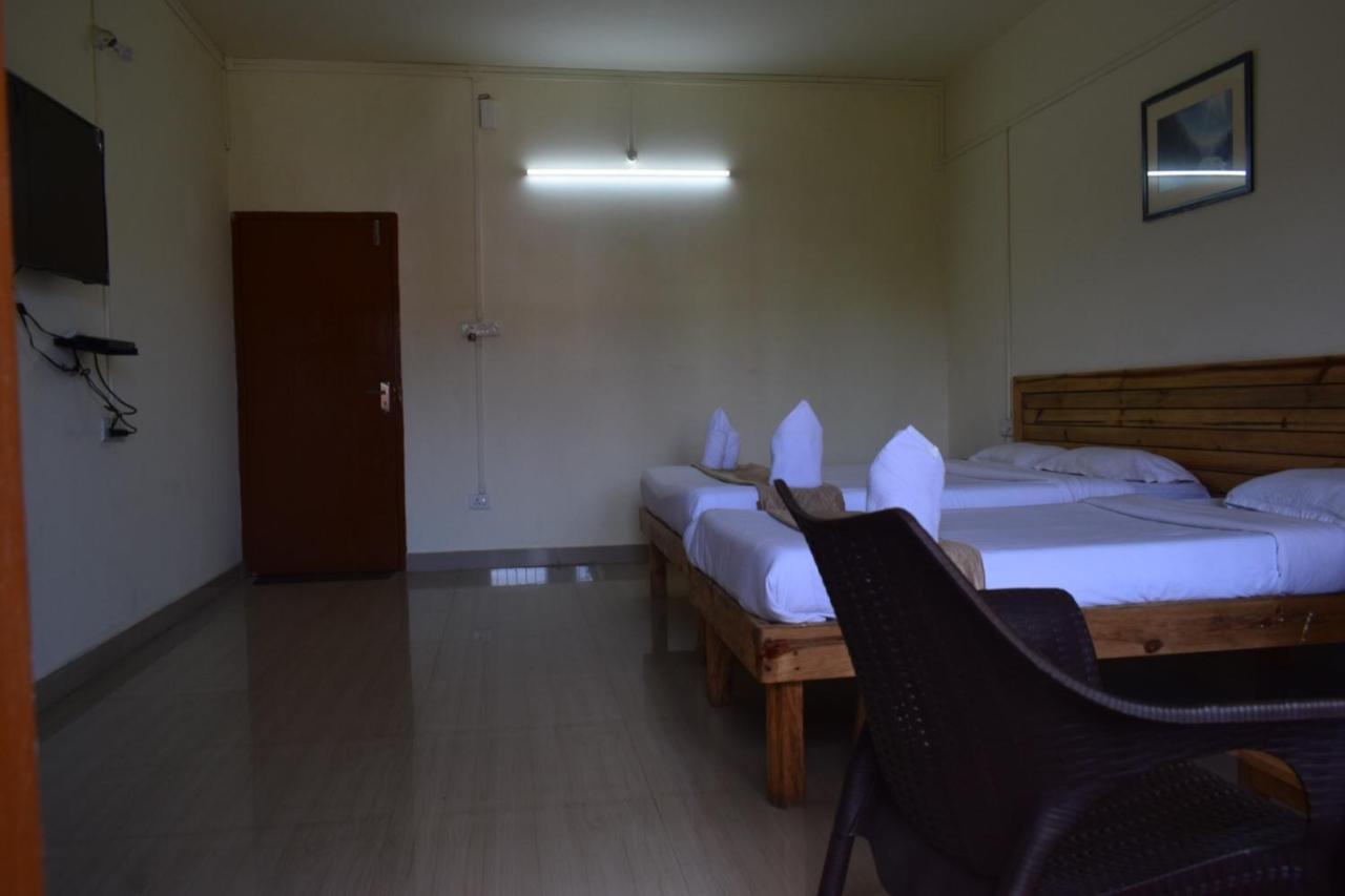 Hotel Travellers Inn Шиллонг Екстер'єр фото